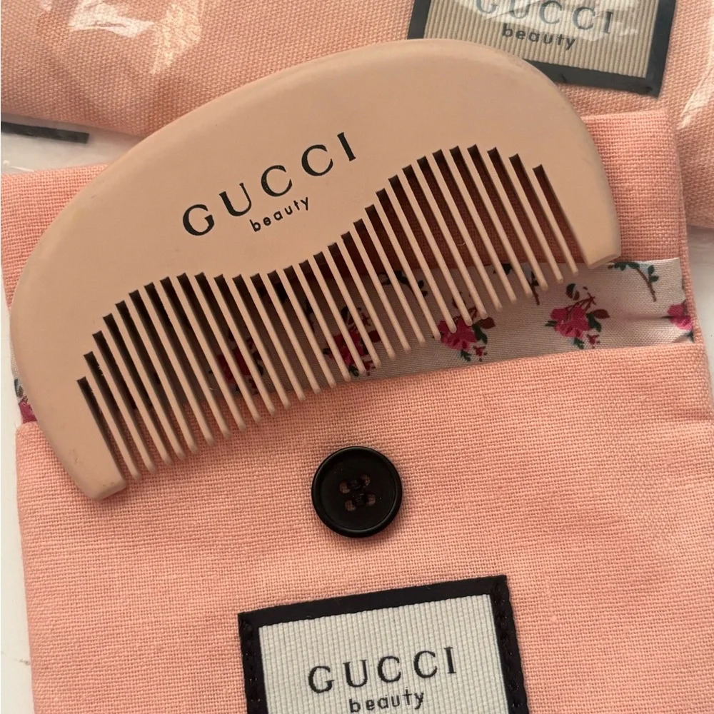 GUCCI Beauty Travel Gift Set Lot – Pouch, Comb, Brush, Pink - Picture 3 of 8
